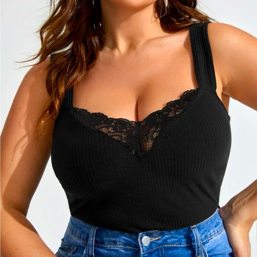 SHEIN Plus Contrast Lace Wide Strap Top